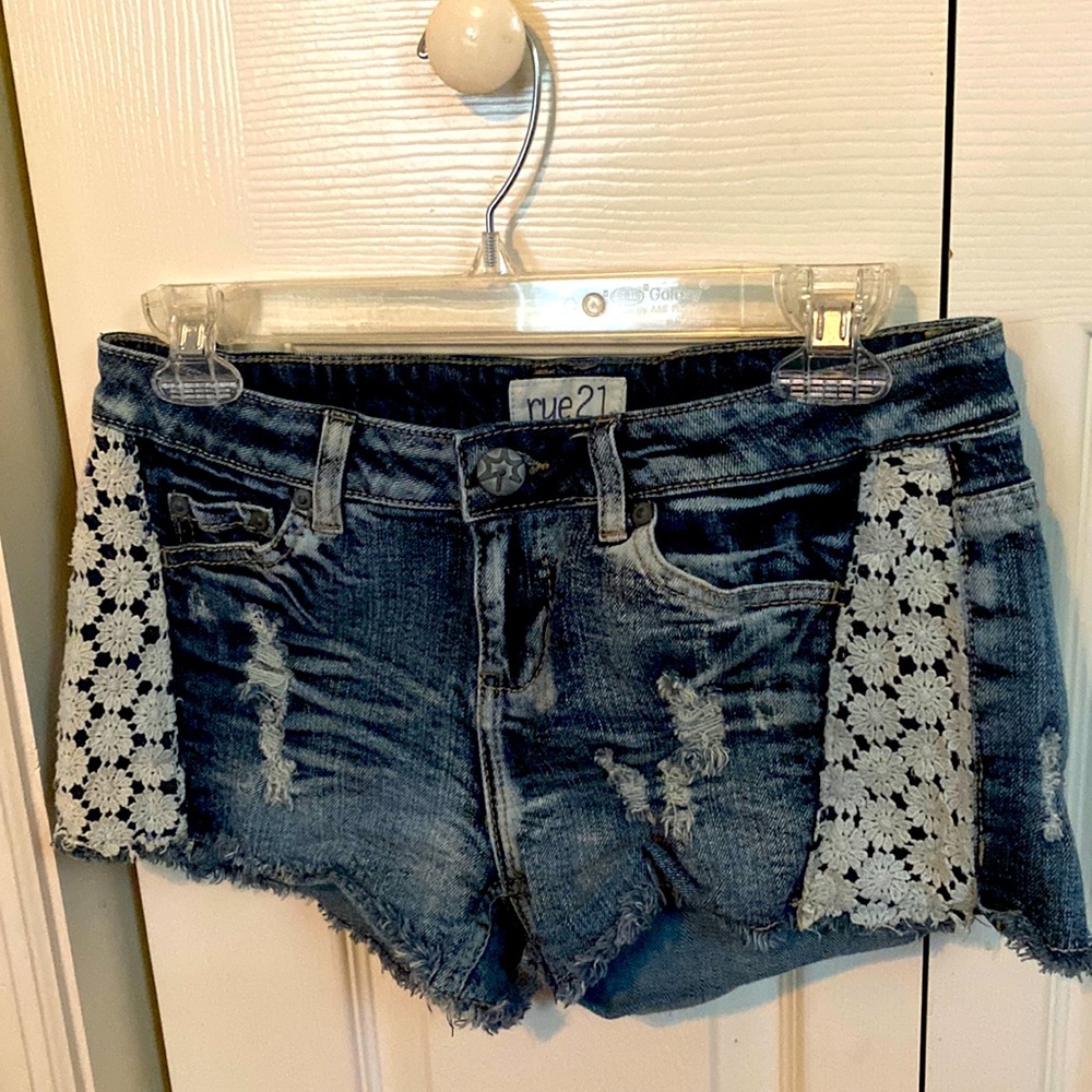 Women’s Jean Shorts with Lace on the Sides